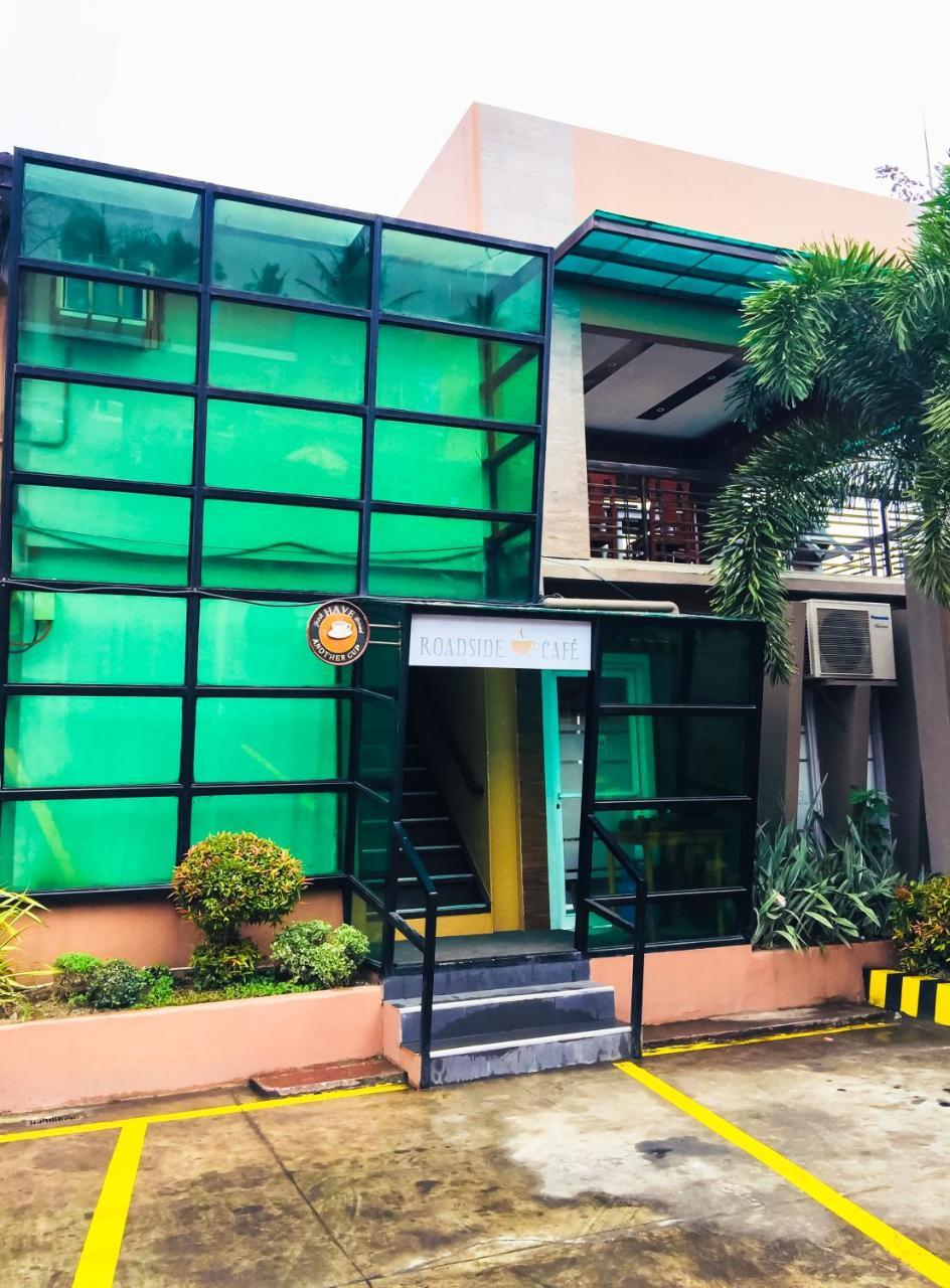 Japi Hotel - Main Cauayan City  Exterior photo